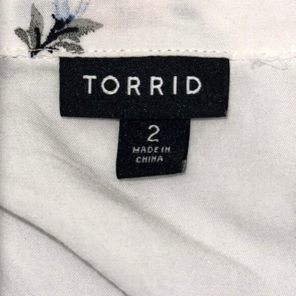Torrid Floral Print Short Sleeve Peplum Blouse Size 2 White & Blue Rayon - Picture 4 of 7